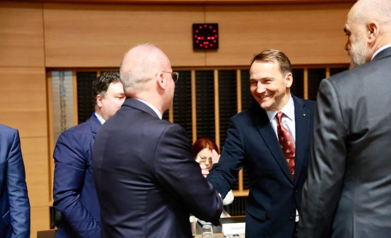 Hapja e Grup-Kapitullit të Dytë të Negociatave, reagon Ministri Hasani: Asnjë sekondë e humbur drejt BE-së. Po shpejtojmë