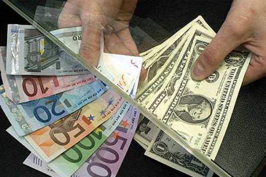 Këmbimi valutor, 19 prill 2025! Me sa blihen e shiten dollari dhe euro, çfarë ndodh me monedhat e tjera