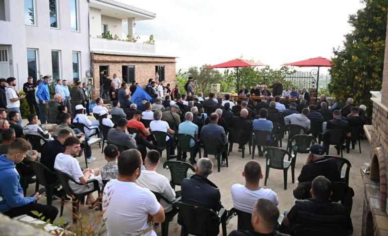 “Harresa e shtetit këtu është e prekshme”, Këlliçi në Zall Herr: Qytetarët s’do të trajtohen më si thes votash apo objekt zhvatjeje