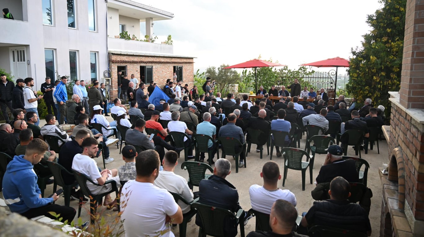 “Harresa e shtetit këtu është e prekshme”, Këlliçi në Zall Herr: Qytetarët s’do të trajtohen më si thes votash apo objekt zhvatjeje