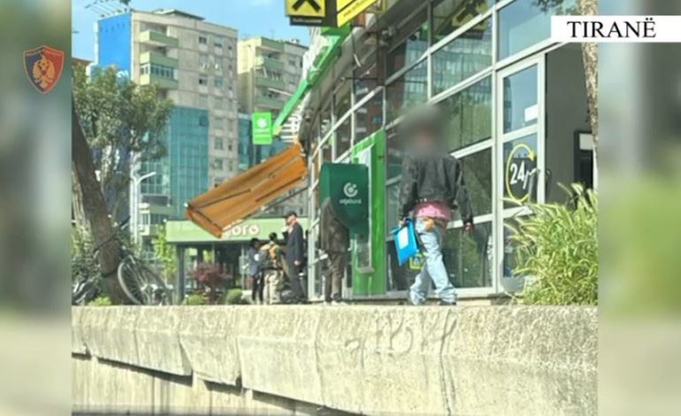 U kap duke marrë një pako me drogë me përqindje të lartë TCH, që ishte trafikuar nga SHBA përmes shërbimit postar, vihet në pranga 23-vjeçari