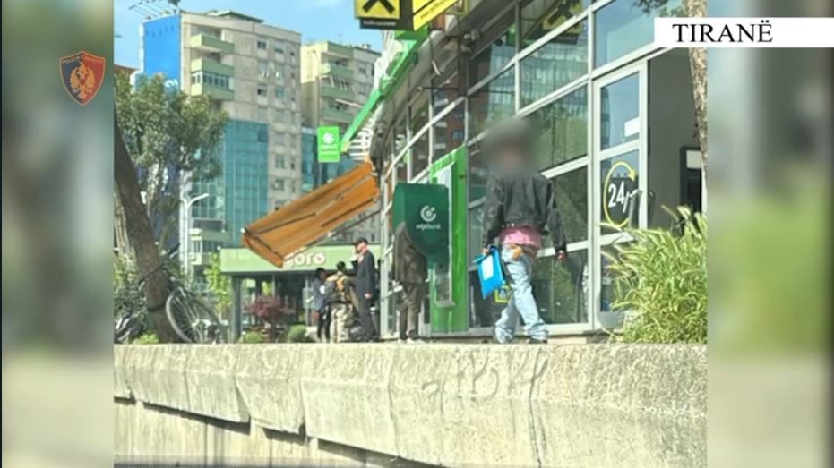 U kap duke marrë një pako me drogë me përqindje të lartë TCH, që ishte trafikuar nga SHBA përmes shërbimit postar, vihet në pranga 23-vjeçari