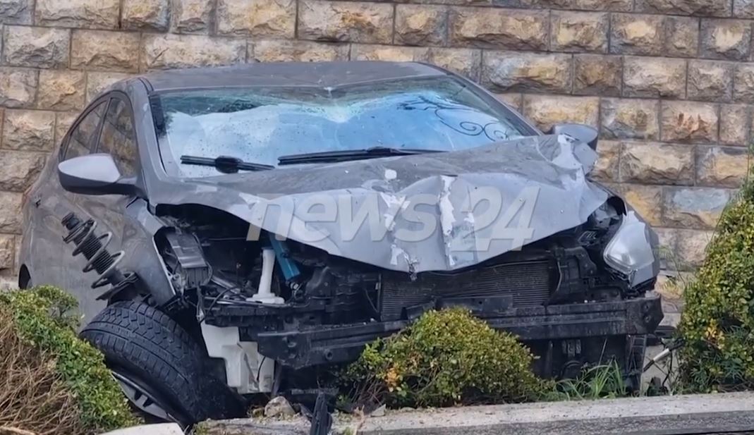 VIDEO/ Makina del nga rruga në aksin Maliq-Korçë, drejtuesi i mjetit përfundon në spital