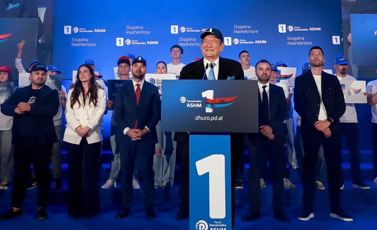 “Rama krijon skeçe”, Berisha nga Kavaja: Do i shtypet koka dhe bishti më 11 maj, ashtu si Sorosit në SHBA