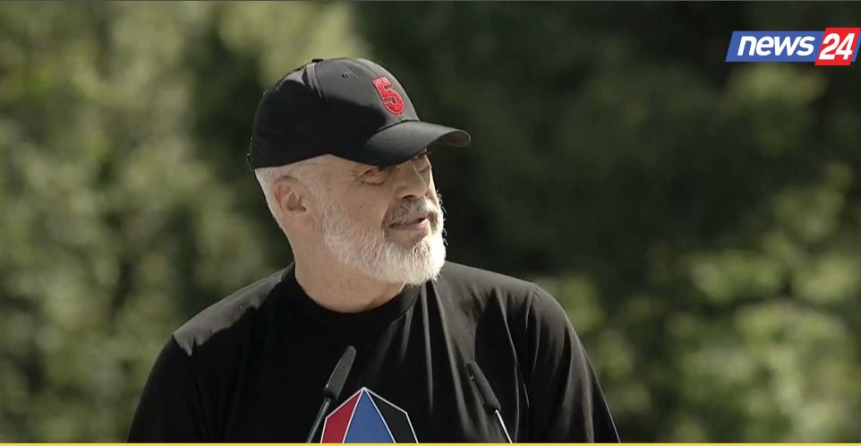 “Të fitojmë bastin me Europën”, Rama nga sheshi Skënderbej: Nuk ju zhys në legjenda, por të marshojmë bashkë drejt tokës së premtuar të BE