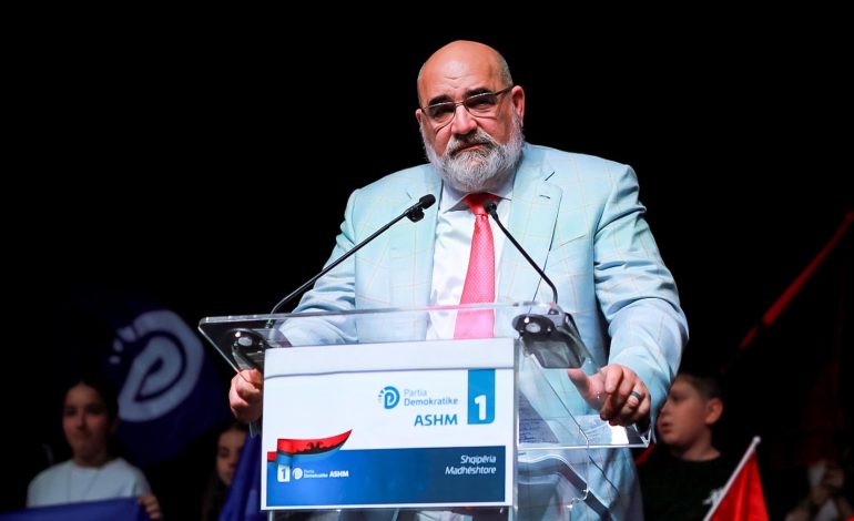 “Shqipëria ka humbur më të mirët dhe më të mençurit”/ Chris LaCivita: Votoni më 11 maj Sali Berishën  për të vendosur fatin e atdheut e familjes