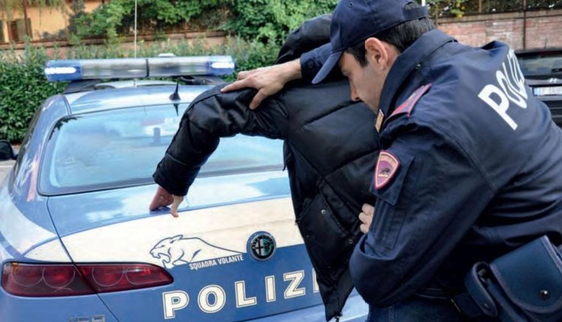Zbulohet nga bisedat e Sky Ecc, i dënuar në Itali e Spanjë/ Vihet në pranga 37-vjeçari shqiptar, trafikoi drogë me vlerë mbi 2 milionë euro