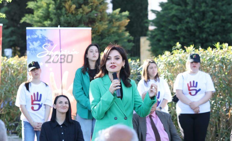 Zgjedhjet parlamentare/ Elisa Spiropali në Kavajë: Më 11 Maj, qyteti shpëton nga rraqet politike të së shkuarës. Hap rrugën e të ardhmes