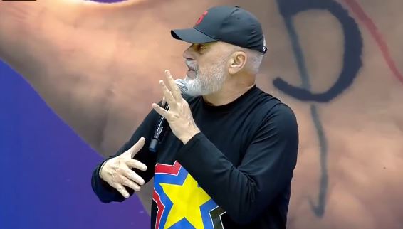“Ne i marrim 71 mandate, por na duhet dicka më shumë”, Rama: Imagjino të dërgojmë bufin në Bruksel! Do u ngrejë tavanin atyre?!