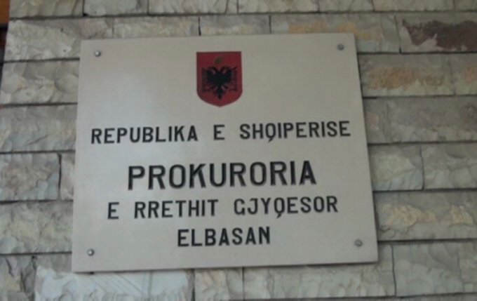 Elbasan/ Lejuan shtrimin e rrugëve në Belsh në funksion të fushatës elektorale, Prokuroria ndalon 4 punonjës të IMT