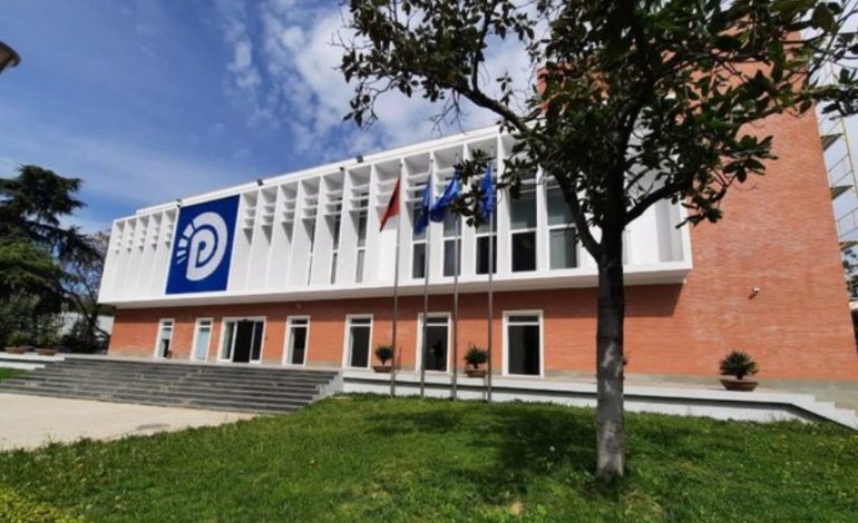 “Berisha mund të udhëtojë në SHBA”/ PD reagon pasi gazetari amerikan publikoi përgjigjen e DASH: E drejta vonoi, por u vu në vend falë administratës Trump