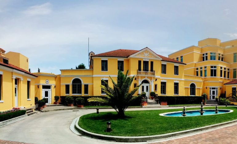 “Aplikoni vetë, procesi është i thjeshtë”, ambasada e SHBA njoftim të rëndësishëm: Viza juaj mund të refuzohet nëse…