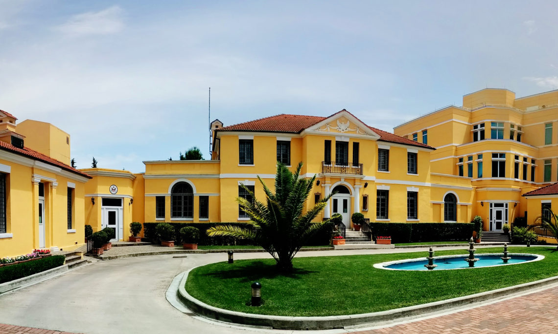 “Aplikoni vetë, procesi është i thjeshtë”, ambasada e SHBA njoftim të rëndësishëm: Viza juaj mund të refuzohet nëse…