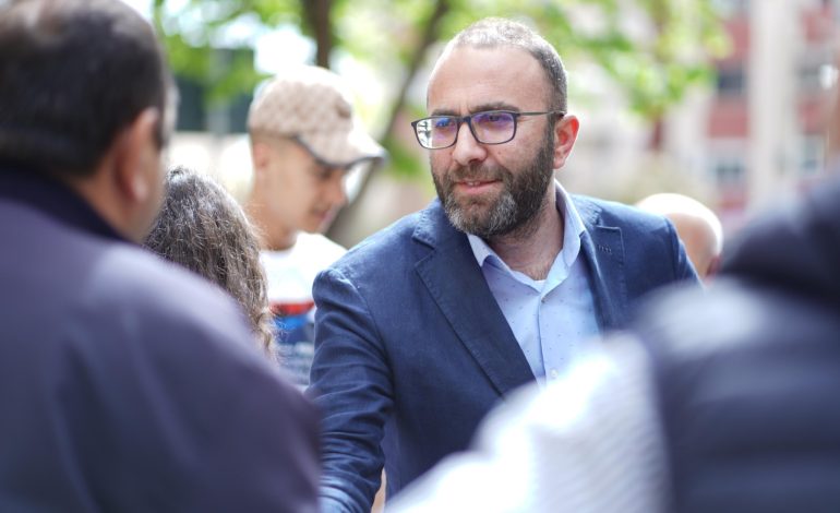 “Drejtori i Policisë së Qarkut Fier më ngatërron mua me Belindën dhe Ceno-t”, Gazment Bardhi: Dha urdhëra të paligjshëm për të inskenuar ngjarje