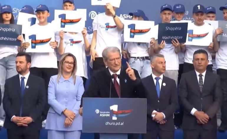 “11 Maji ndan dy epoka”, Berisha nga Korça: Rama donte të blinte Vrenozin, sepse nuk i duronte kritikat e tij, por…