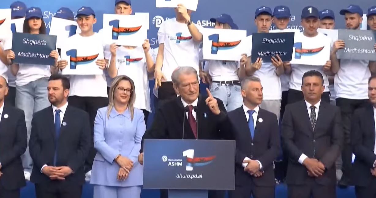 “11 Maji ndan dy epoka”, Berisha nga Korça: Rama donte të blinte Vrenozin, sepse nuk i duronte kritikat e tij, por…