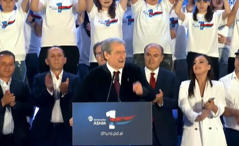 Berisha akuza të forta Ballës nga Elbasani: Porosit vrasje dhe bën arrestime. Është vëlla siamez me Suel Çelën, Altin Hajrin dhe “Pojën”!