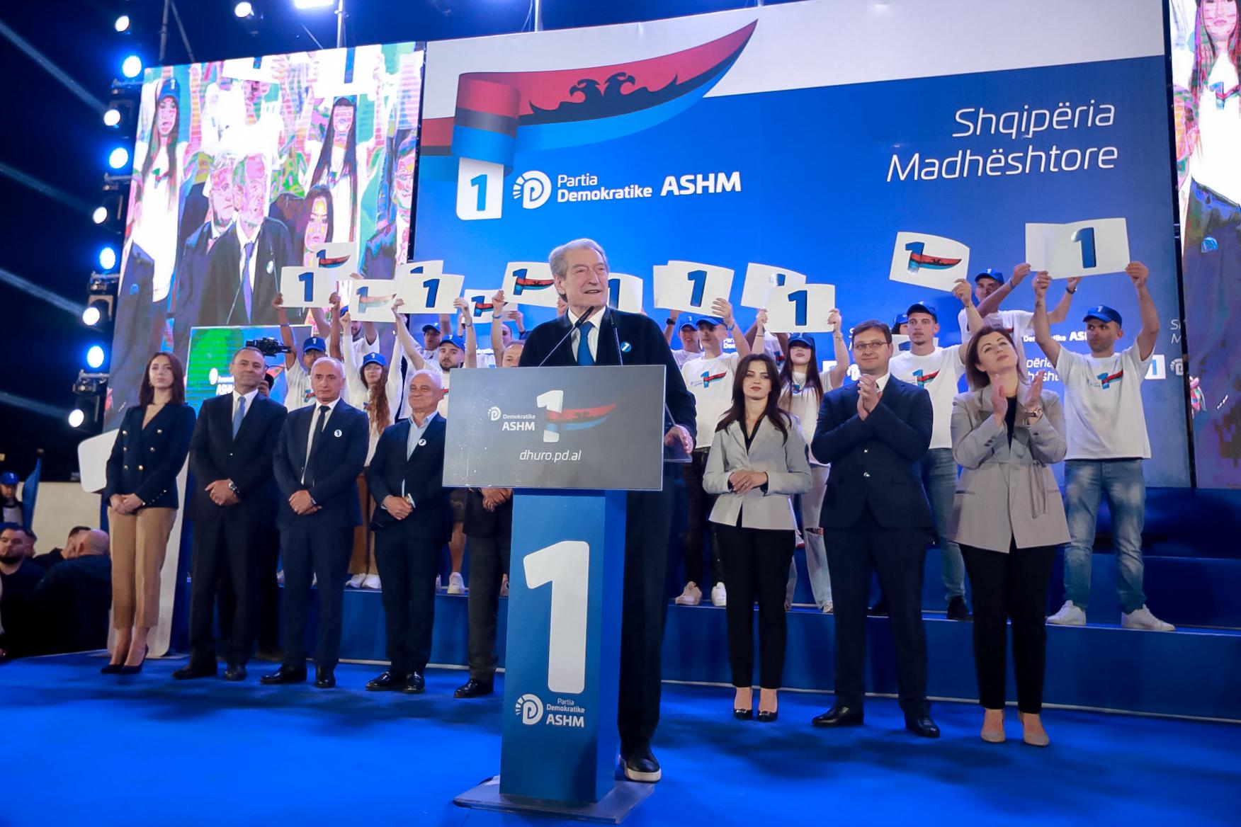 Sali Berisha: SHBA përmes DASH përcolli te shqiptarët frymën e ndryshimit, t’i përgjigjemi kësaj më 11 Maj