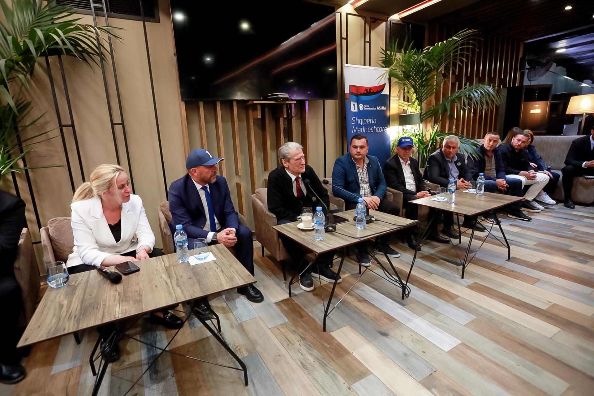Berisha: Big brotheri i Edi Ramës mori fund, Donald Trump ia shtypi kokën Xhorxh Sorosit