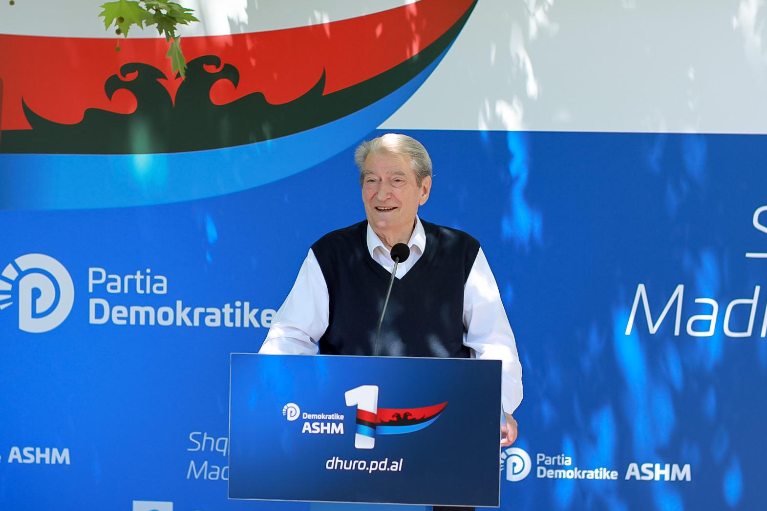 “Gramshi është emergjencë”/ Berisha: Ky qytet do të jetë prioriteti im kryesor! 70 milionë euro do investohen çdo vit për vaditje, kullim dhe mirëmbajtje të tokës