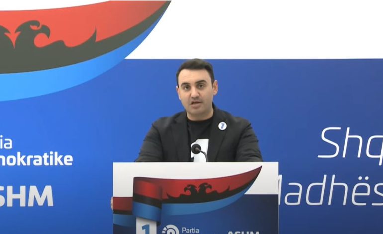 “SPAK të vërë në punë task-forcën”, denoncimi i Këlliçit: Ambulancat publike do të përdoren sot për të shpërndarë para për blerjen e votave