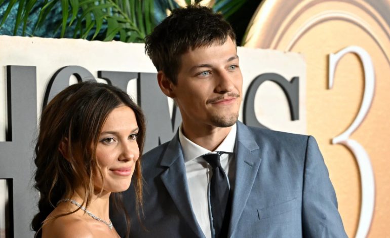 Millie Bobby Brown dhe Jake Bongiovi bÃ«hen prindÃ«r pÃ«r herÃ« tÃ« dytÃ«, Ã§ifti ka adoptuar njÃ« djalÃ«