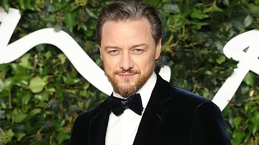 âNÃ« fÃ«mijÃ«ri doja tÃ« bÃ«hesha priftâ/ ‘RrÃ«fehet’ James McAvoy: Kur fillova tÃ« mendoja pÃ«r vajzat, kjo ndenjÃ«â¦