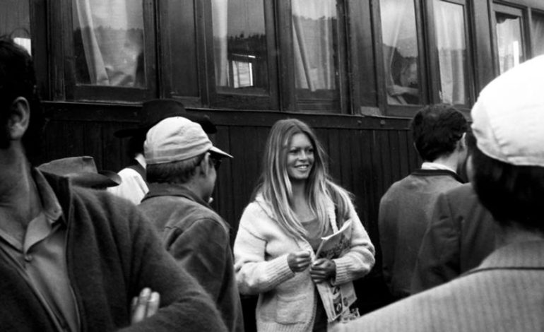 Sendet e aktores, Brigitte Bardot shiten për gati 1 milion euro në ankandin e Parisit