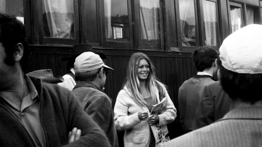 Sendet e aktores, Brigitte Bardot shiten për gati 1 milion euro në ankandin e Parisit