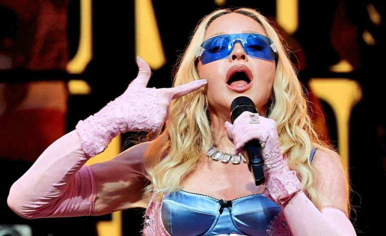 Madonna këndon përsëri në MTV Video Music Awards pas 23 vitesh