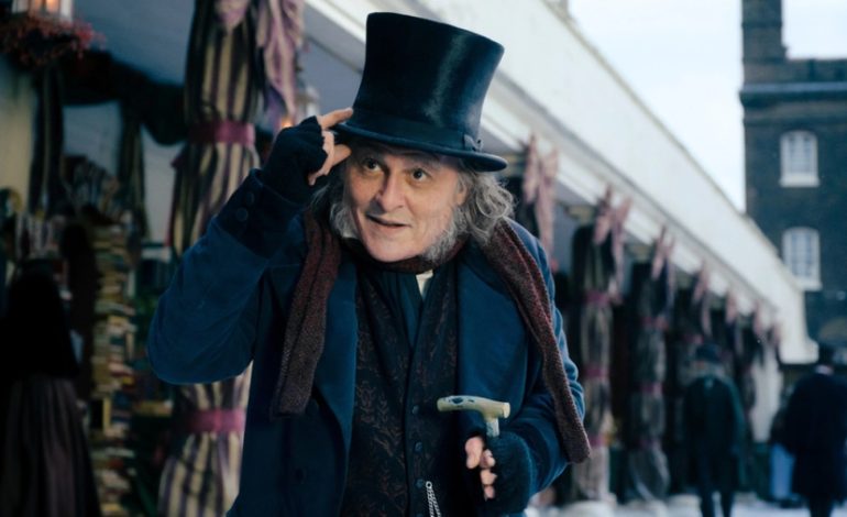 Johnny Depp në një tjetër transformim: Publikohet traileri i ‘Ebenezer’