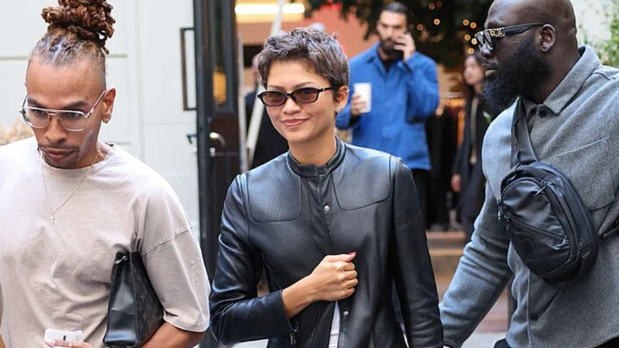 Me pallto Prada dhe këpucë Maison Margiela, Zendaya spikat gjatë blerjeve në Paris