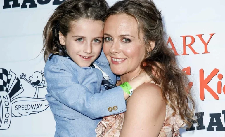 Alicia Silverstone mbush 50 vjeç – nga ‘Clueless’ në ikonë të viteve ’90