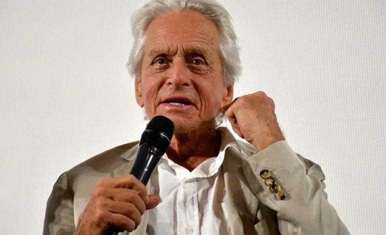 Michael Douglas zbulon sa peshë humbi gjatë betejës me kancerin: Jam bërë më mirënjohës