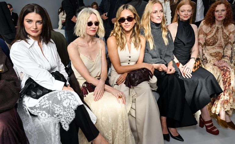 FOTO/ Dantella, kostumet oversize dhe lëkurë, Jessica Alba dhe Naomi Watts shkëlqejnë në Paris