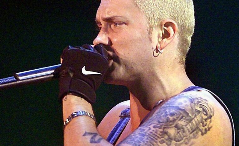 Ish-punonjësi i Eminem pranon fajësinë, vodhi dhe shiti këngë të papublikuara për 50 mijë dollarë
